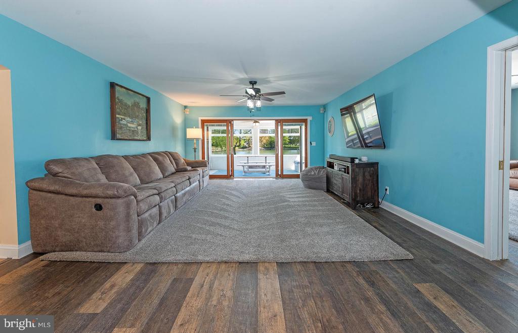 217 WINELAND WAY