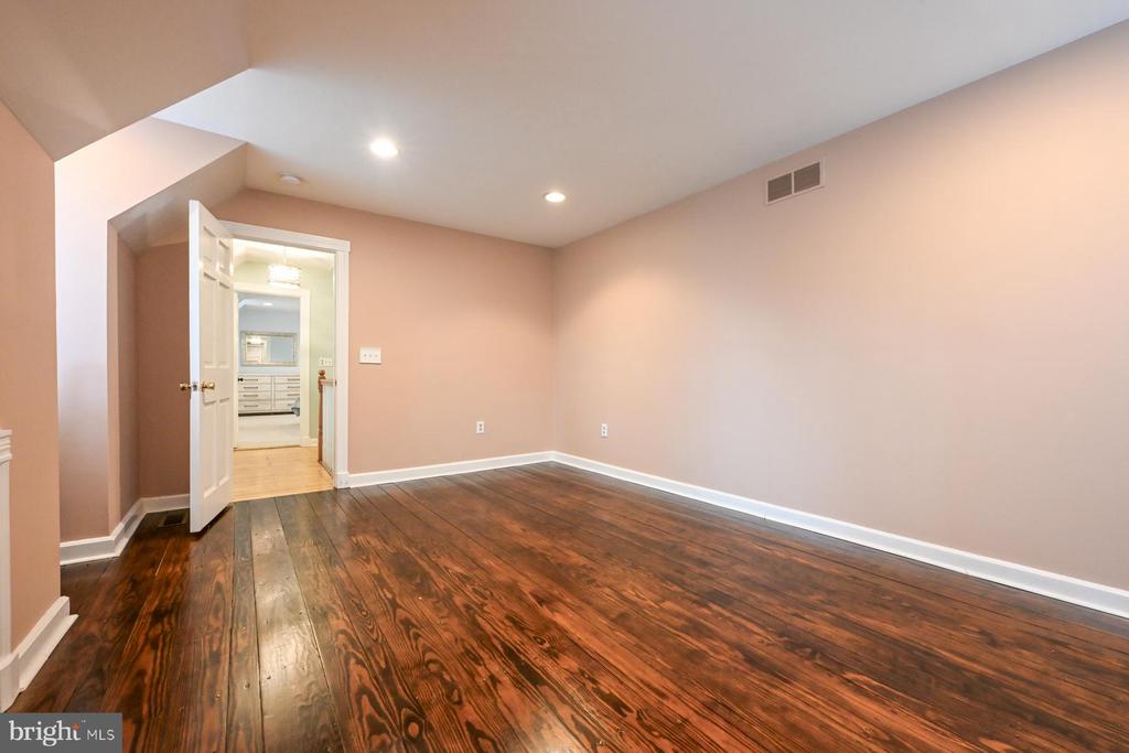 322 PROSPECT BAY DRIVE W