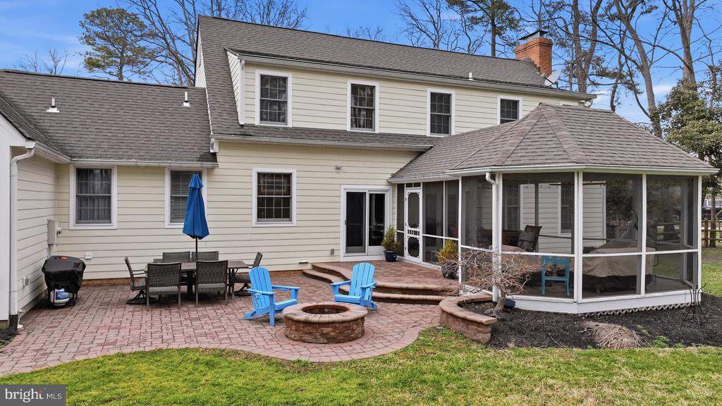 322 PROSPECT BAY DRIVE W