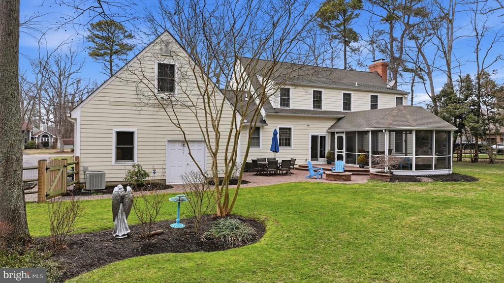 322 PROSPECT BAY DRIVE W