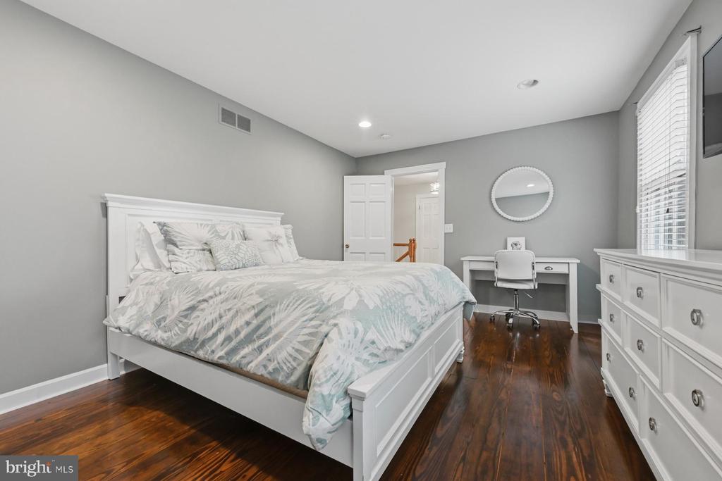 322 PROSPECT BAY DRIVE W
