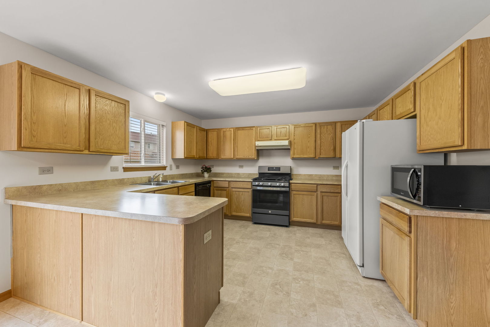 2815 Grass Lake Drive