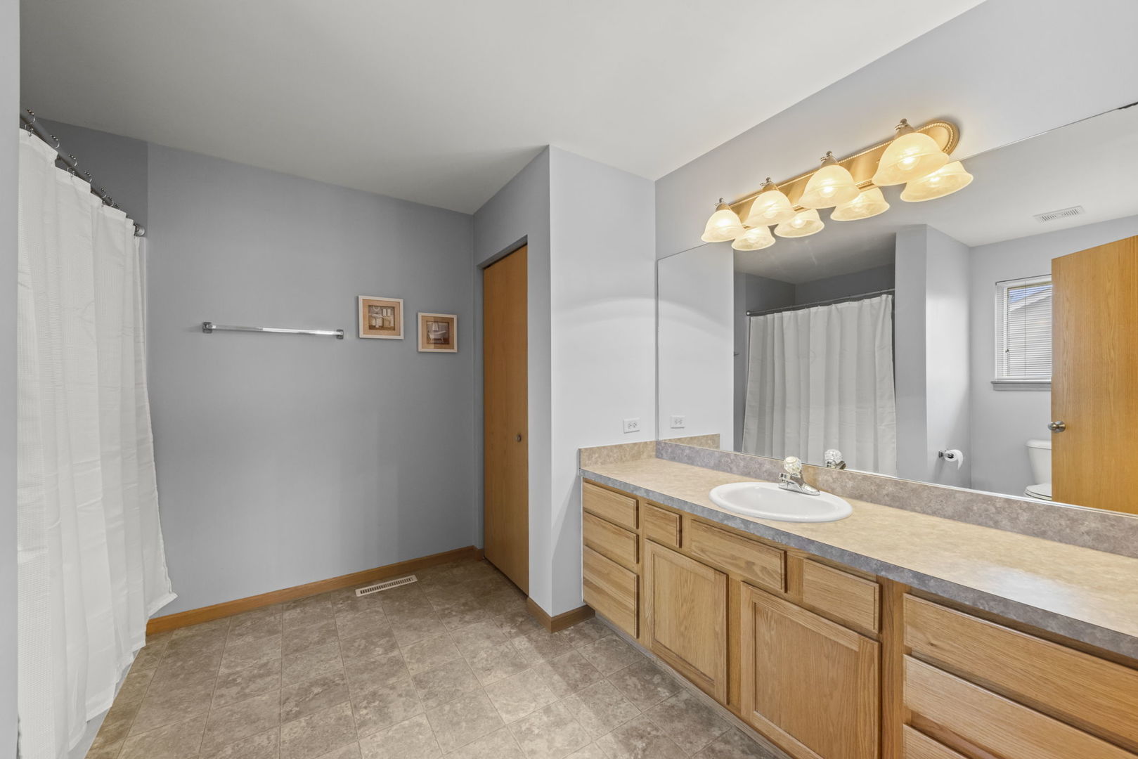 2815 Grass Lake Drive