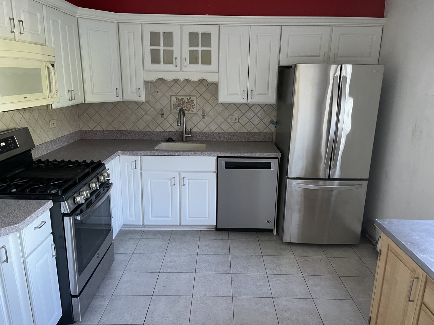 1311 S Finley Road Unit: 221