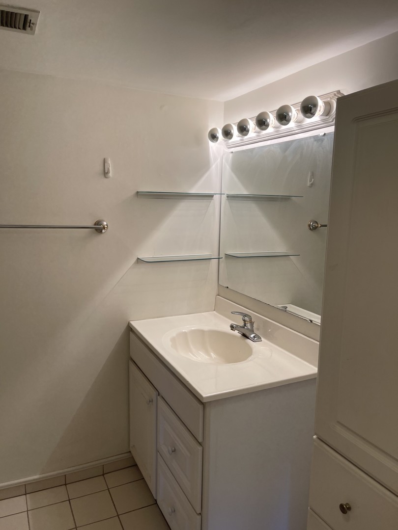 1311 S Finley Road Unit: 221