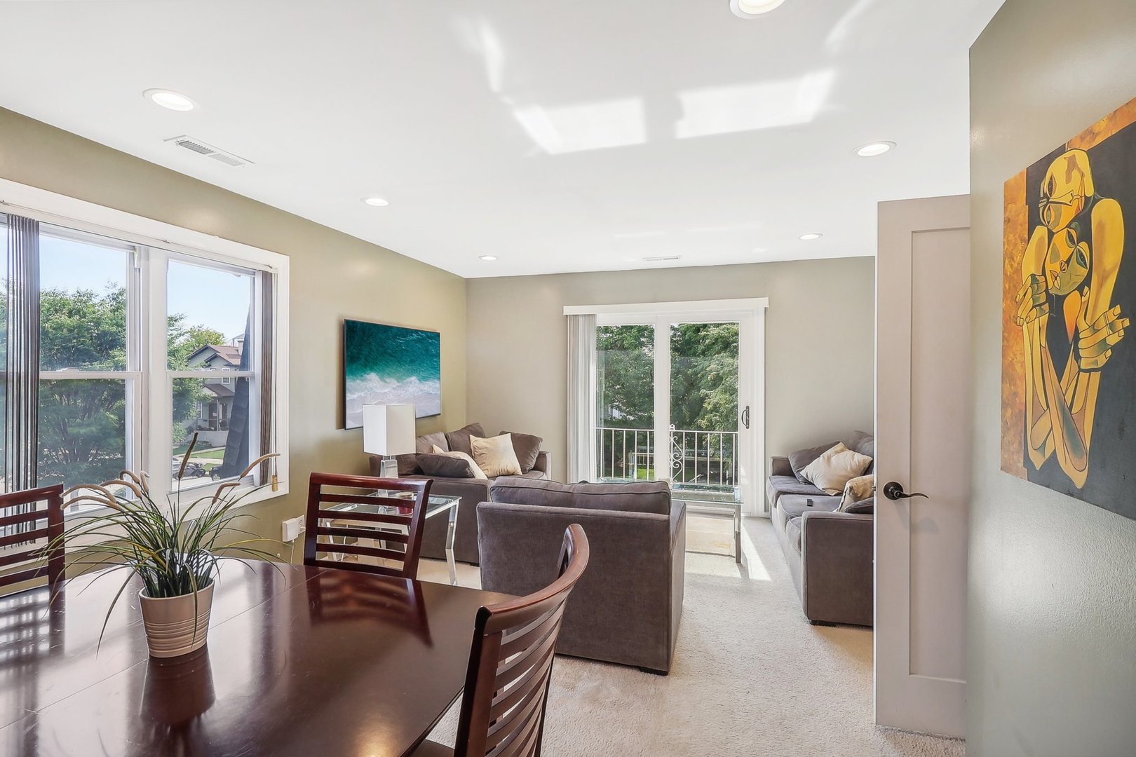 4449 N Mulligan Avenue