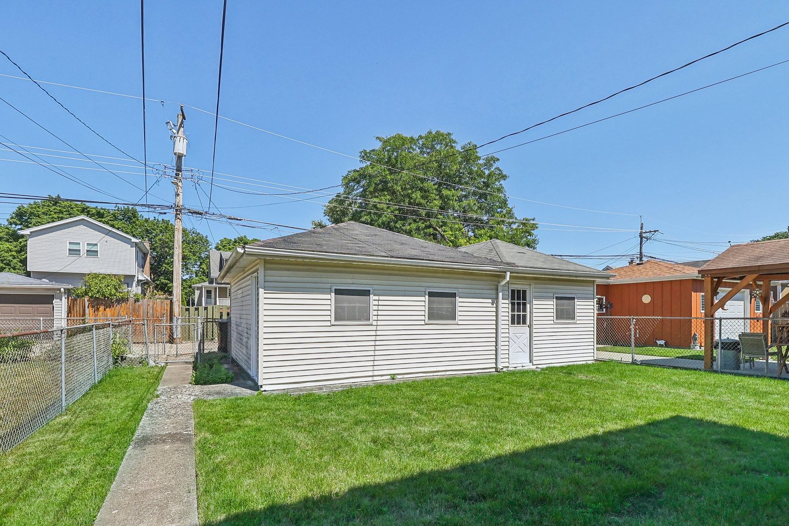 4449 N Mulligan Avenue