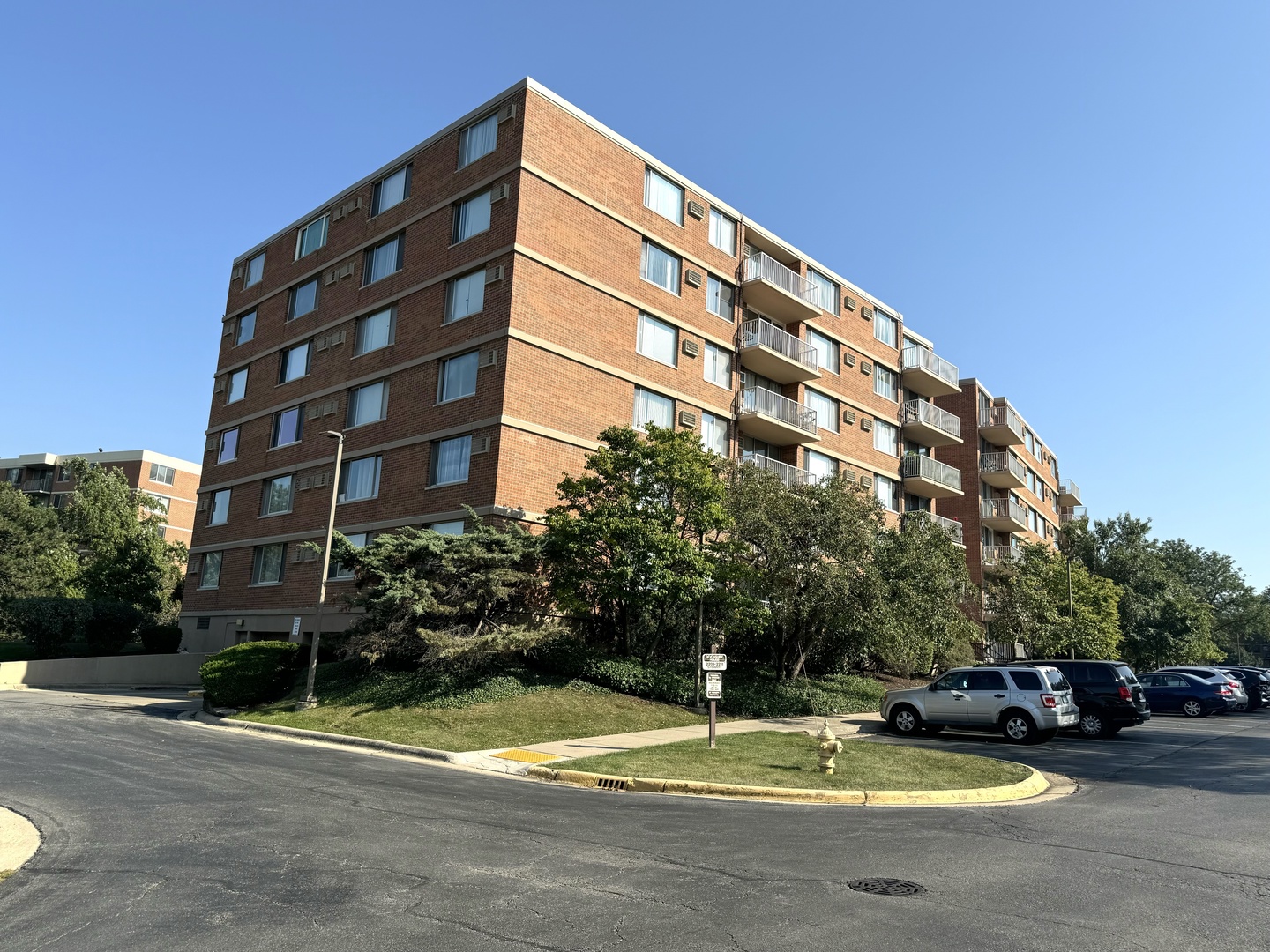 2201 S Stewart Avenue Unit: 3G