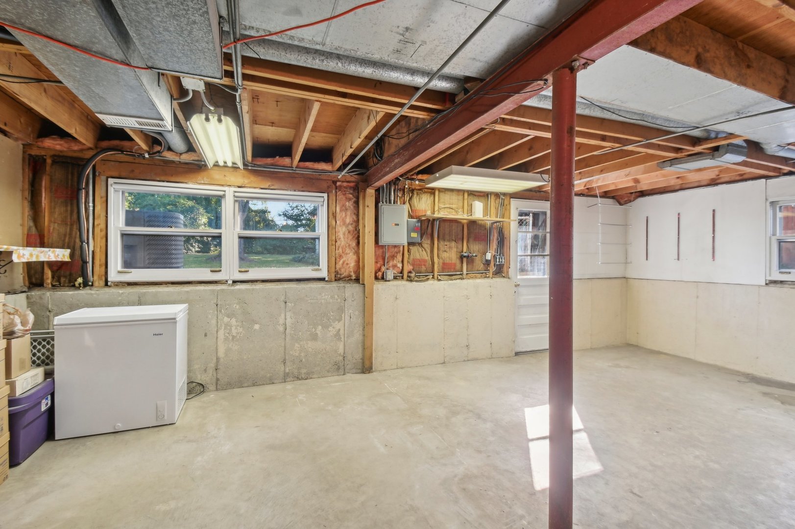 3913 N Washington Street