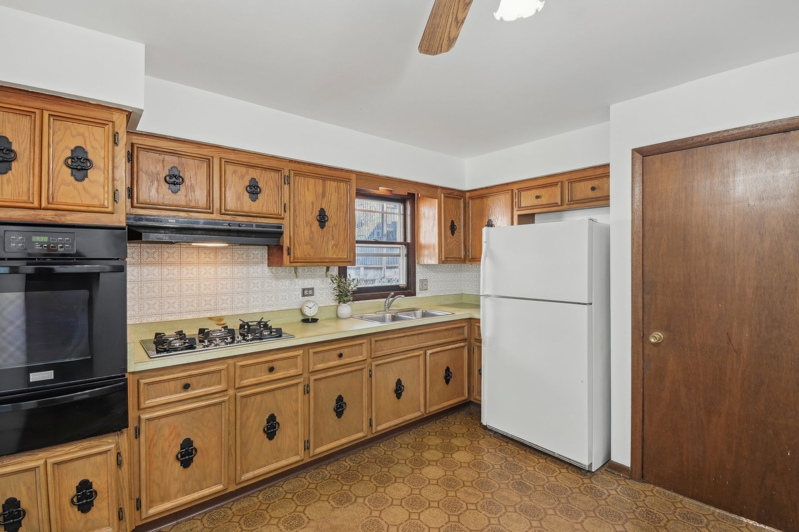 3913 N Washington Street