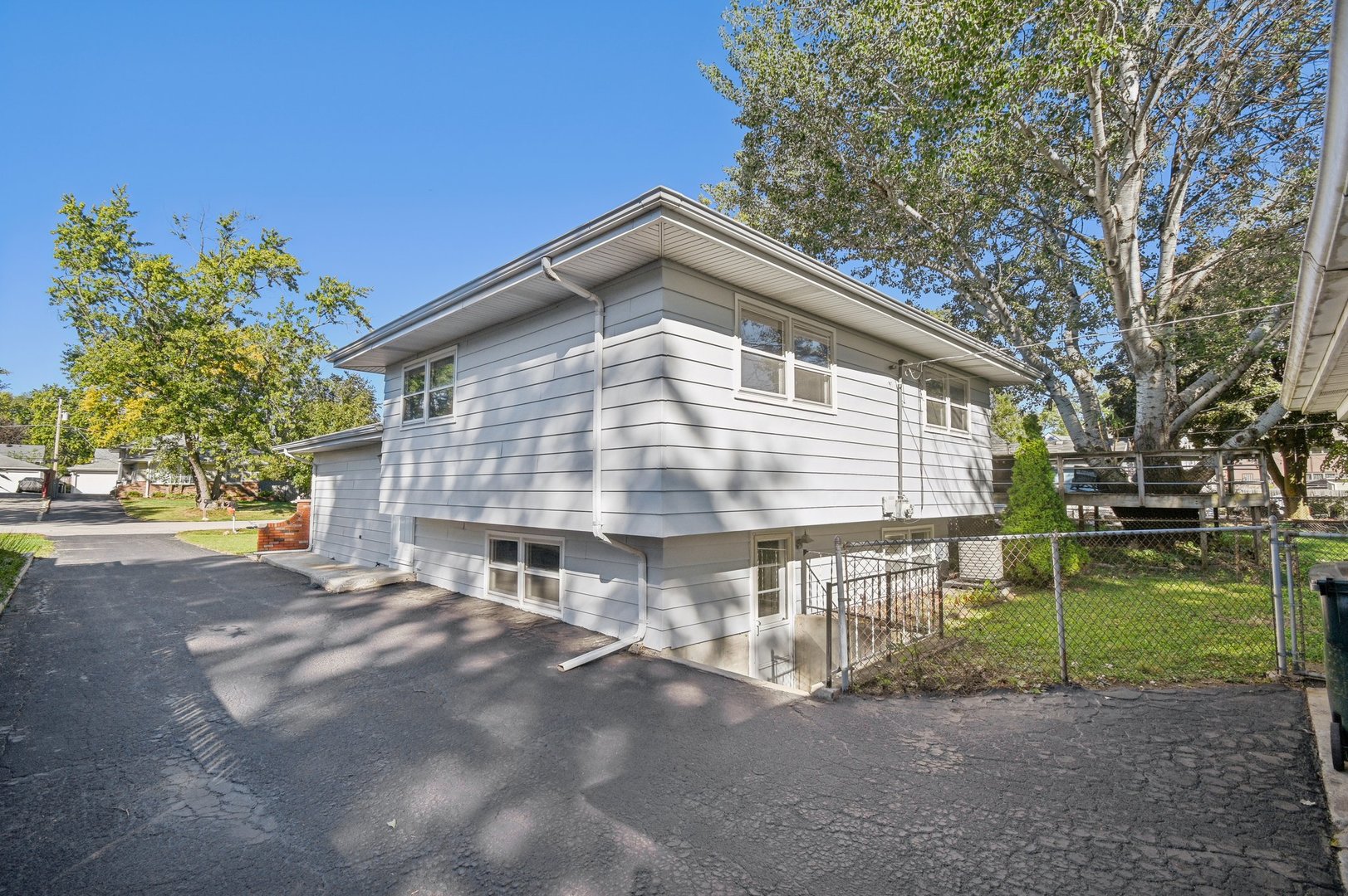 3913 N Washington Street