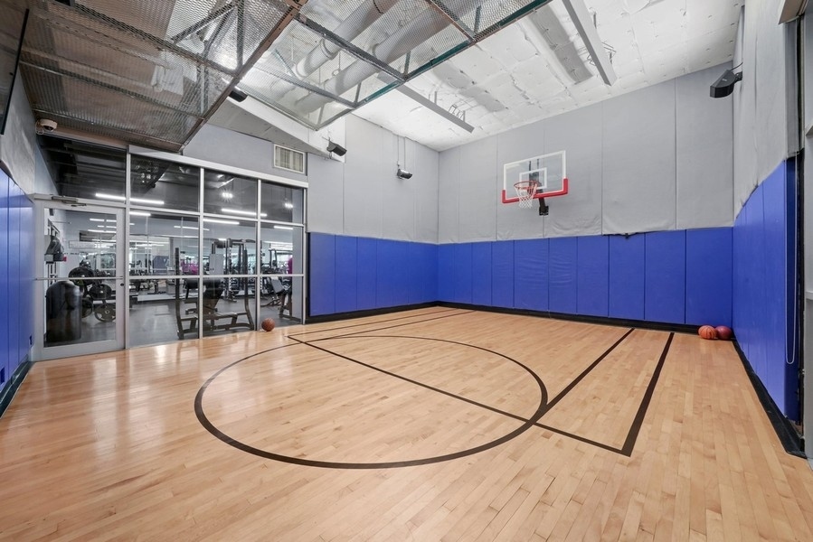 545 N Dearborn Street Unit: 3305