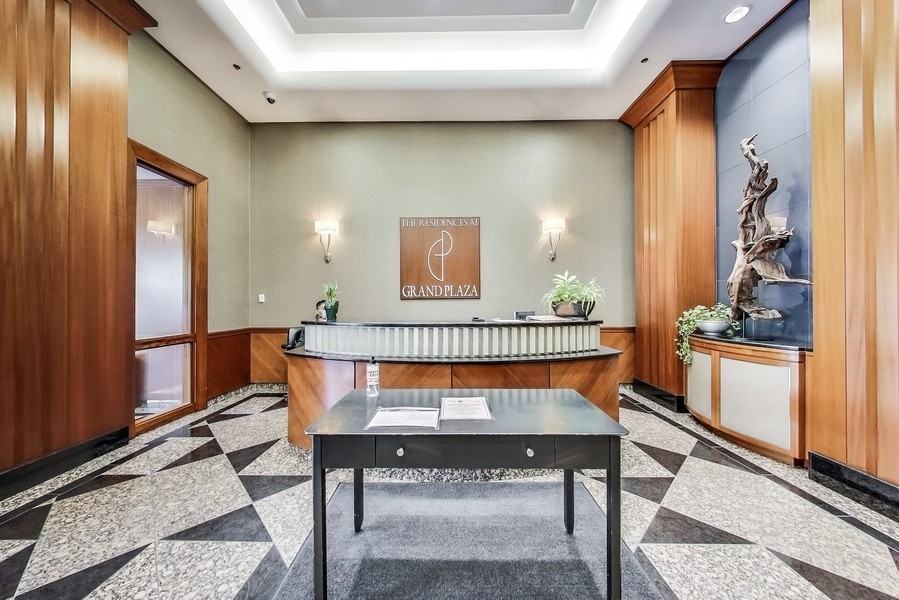 545 N Dearborn Street Unit: 3305