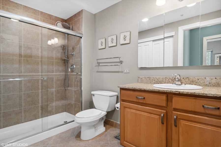 545 N Dearborn Street Unit: 3305