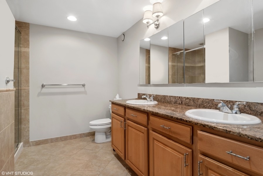 545 N Dearborn Street Unit: 3305