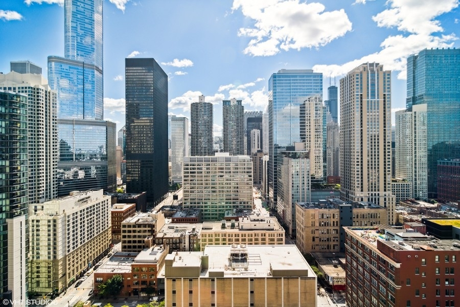 545 N Dearborn Street Unit: 3305