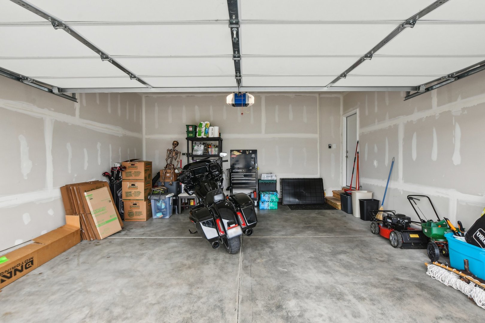 2528 Anna Maria Lane