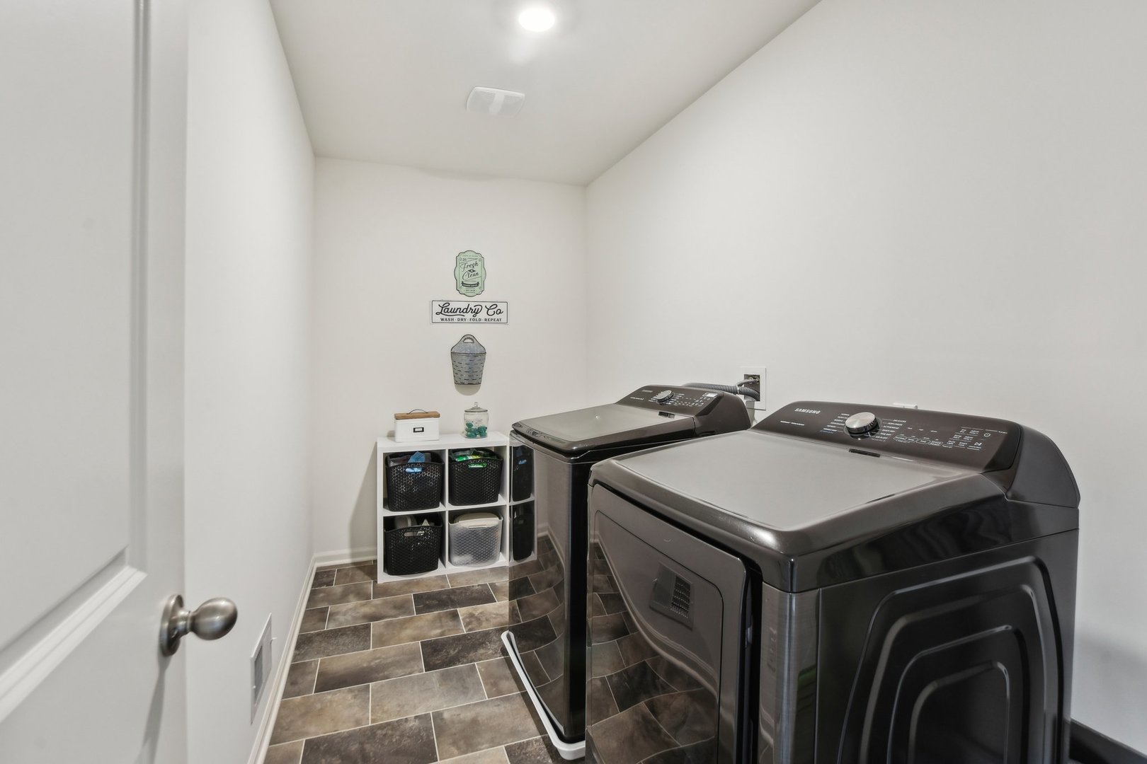 2528 Anna Maria Lane