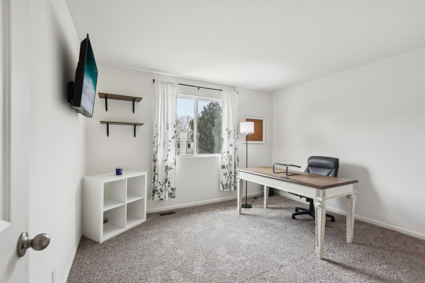 2528 Anna Maria Lane