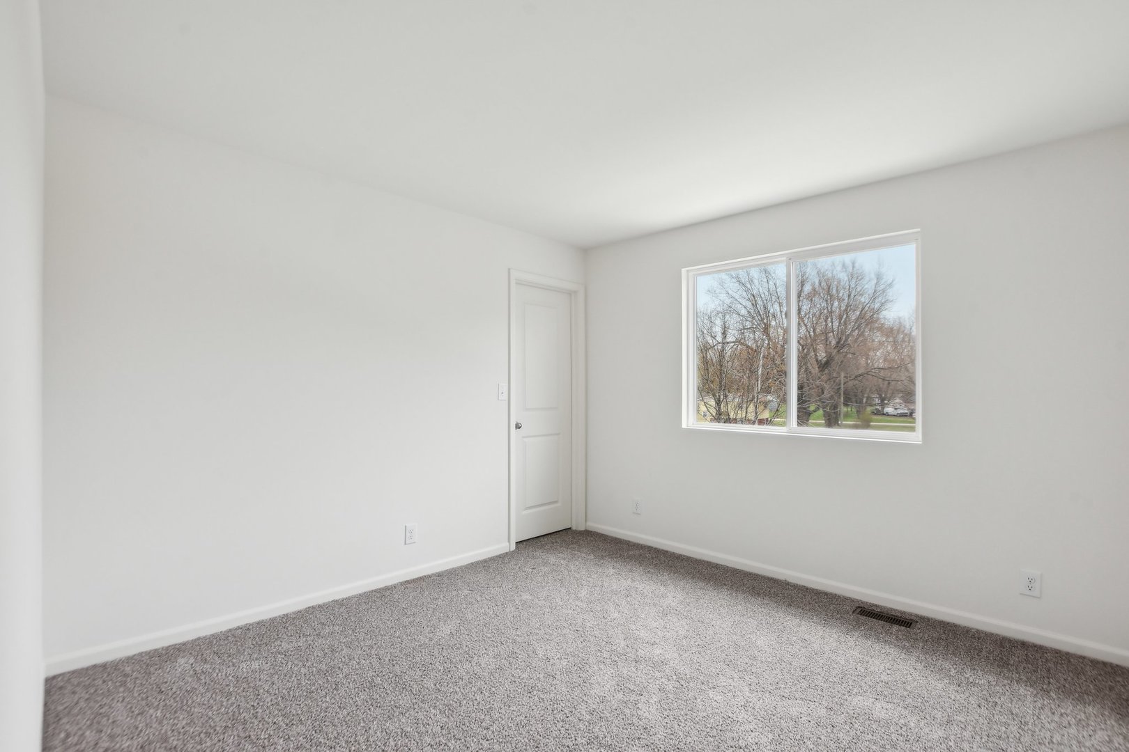 2528 Anna Maria Lane