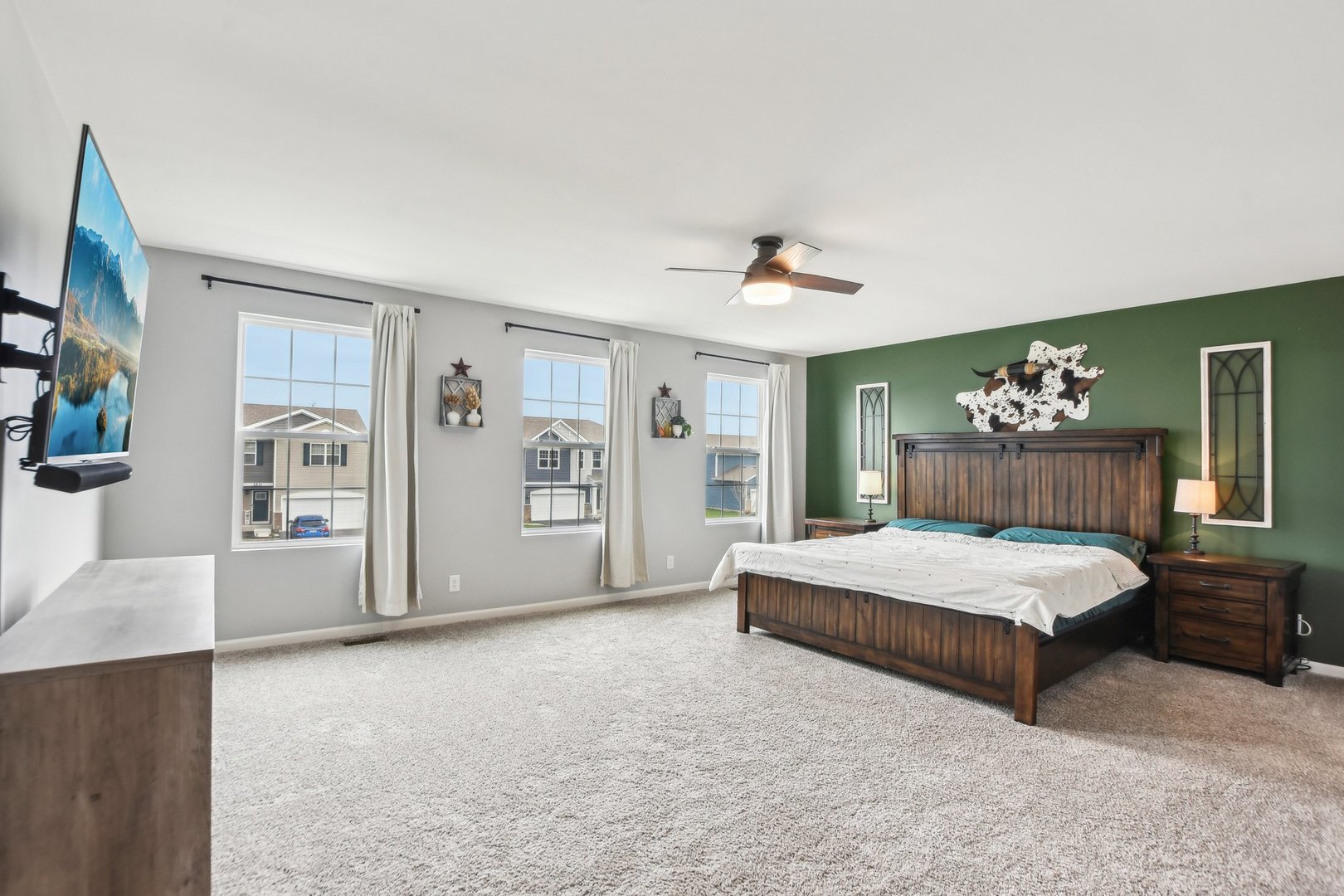 2528 Anna Maria Lane