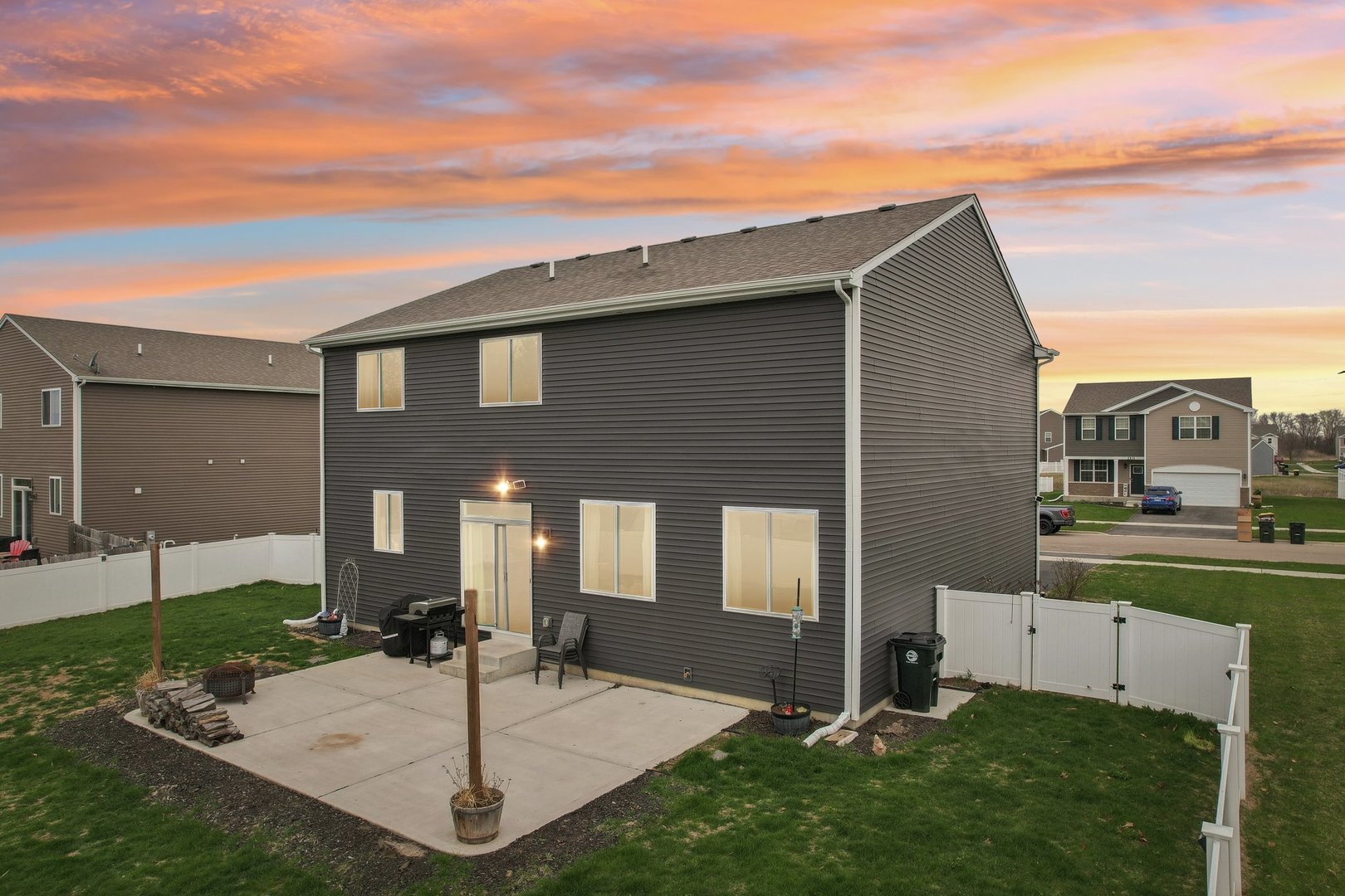 2528 Anna Maria Lane