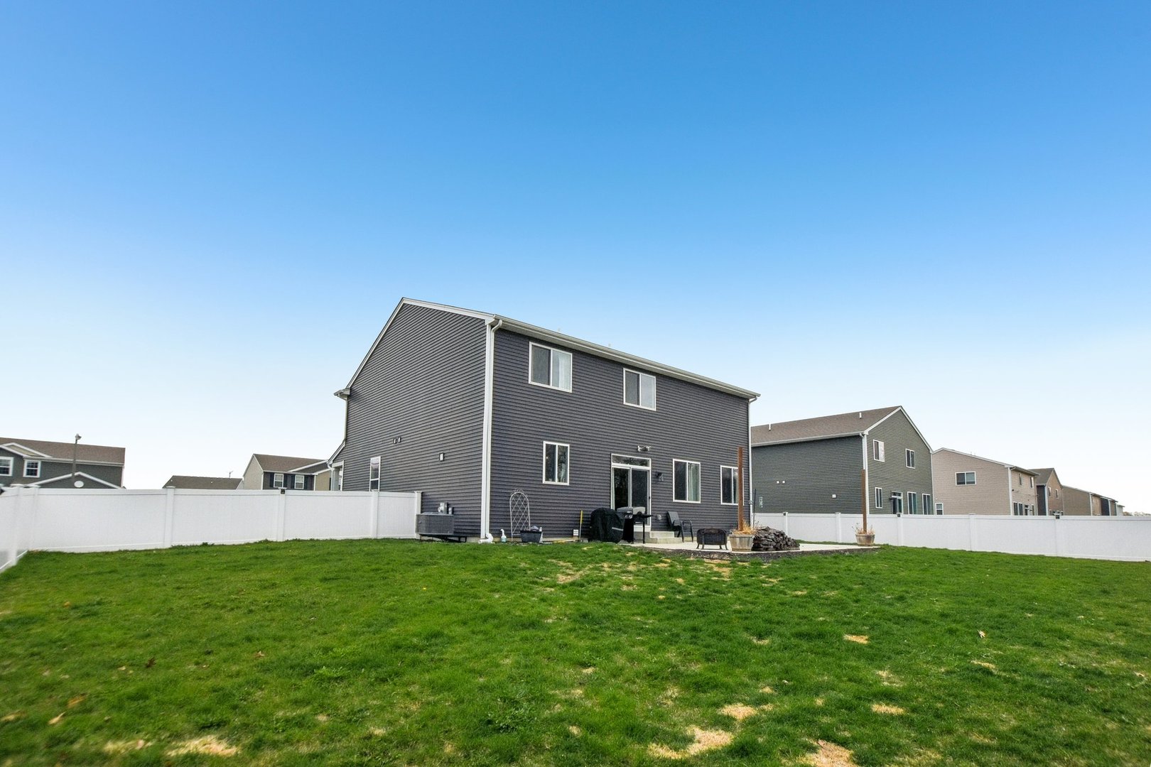 2528 Anna Maria Lane