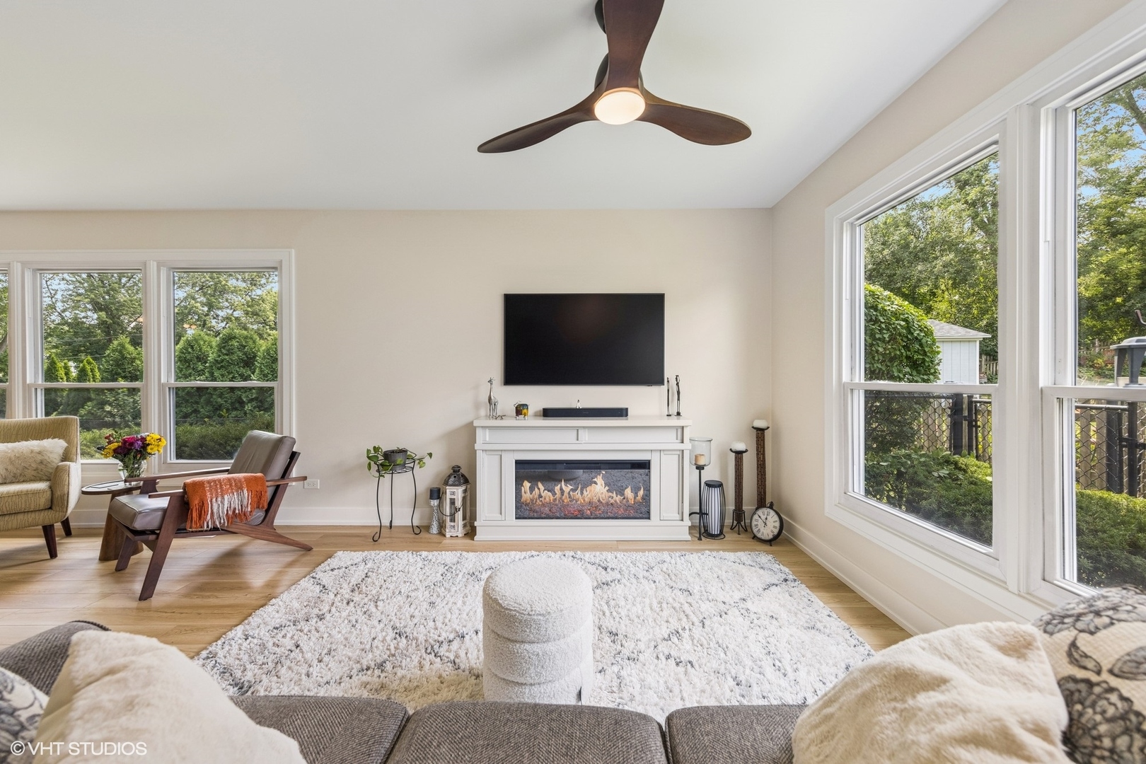 21W705 Glen Valley Drive