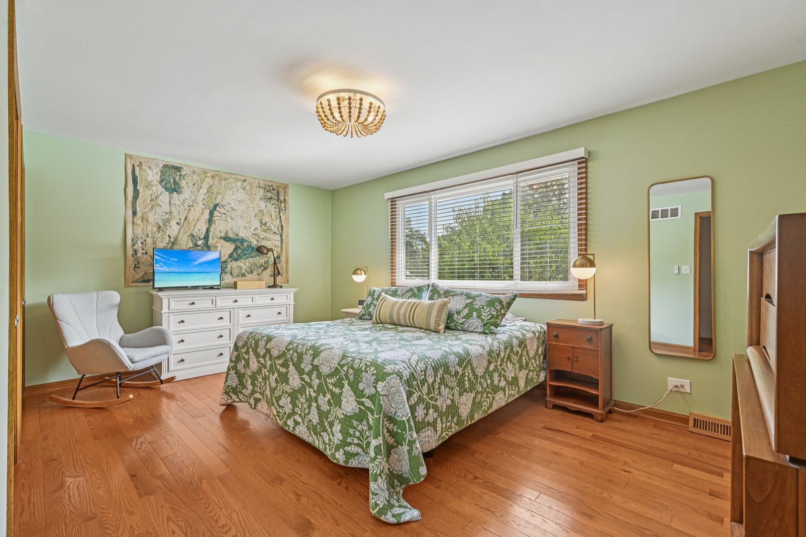 1143 S Edgewood Avenue