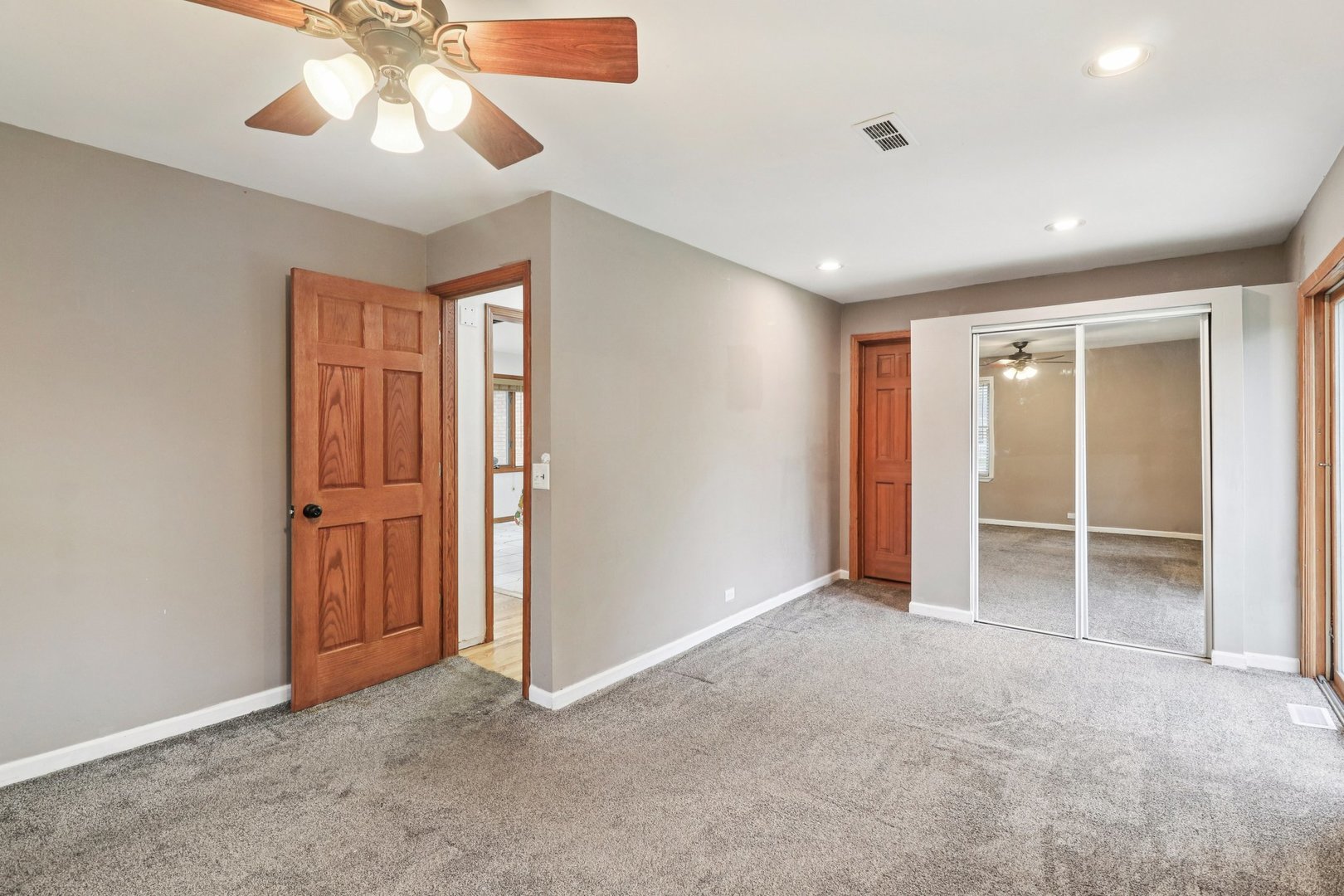 1039 S School Street