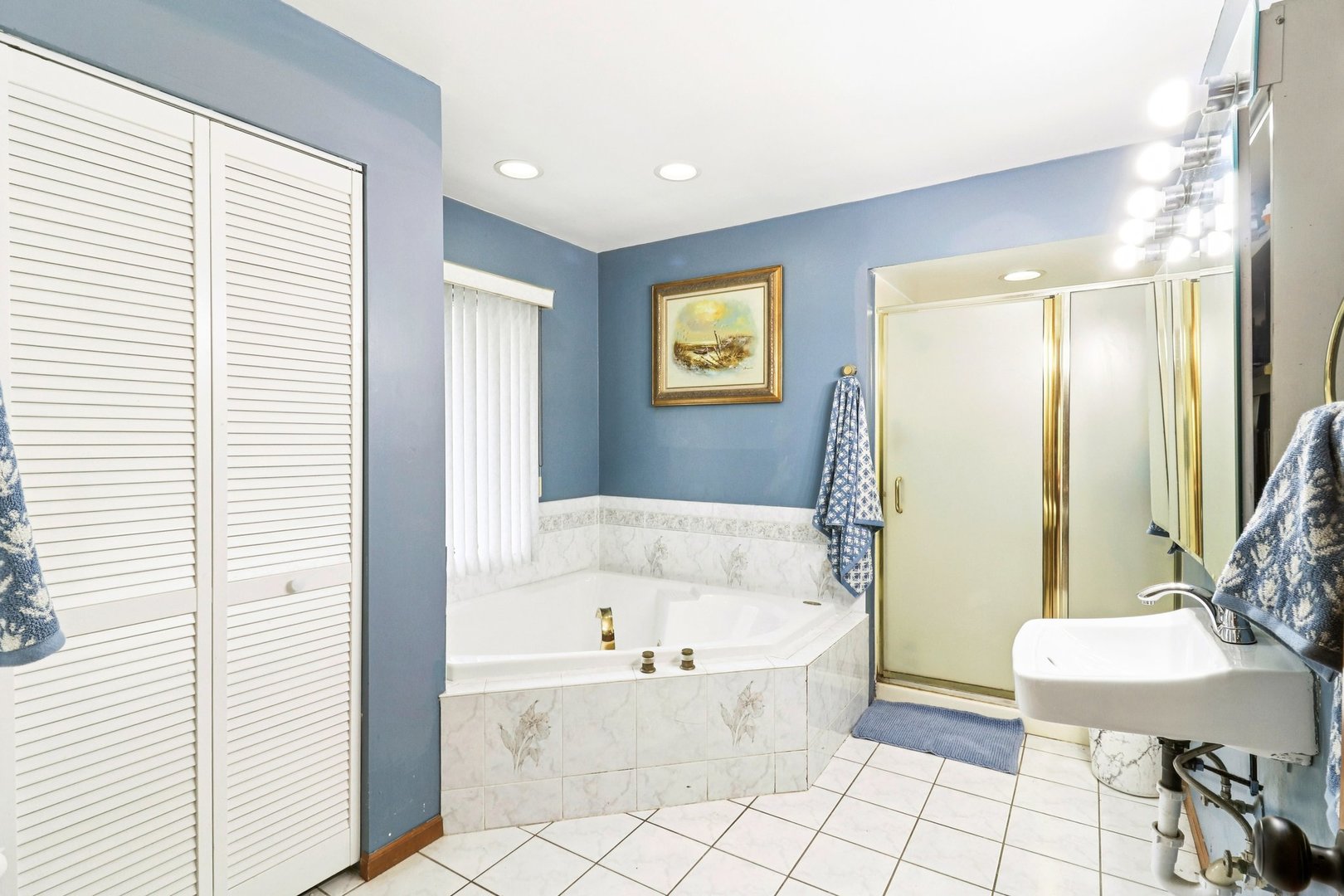 1039 S School Street