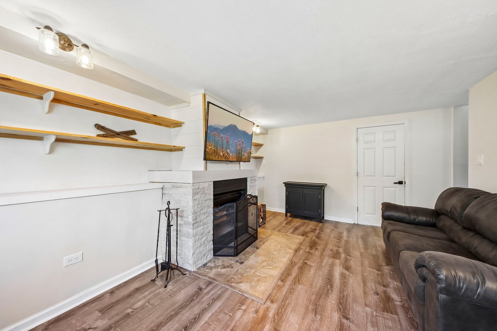51 W Crystal Avenue