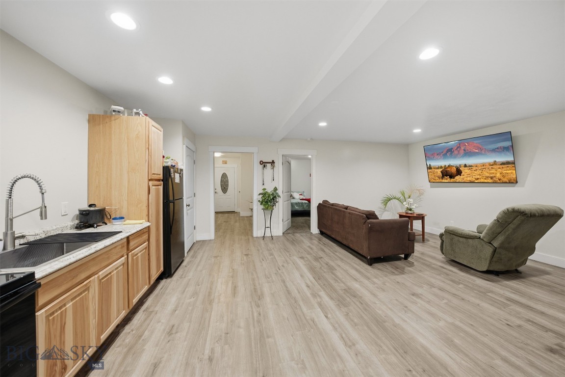 532 Gallatin Avenue