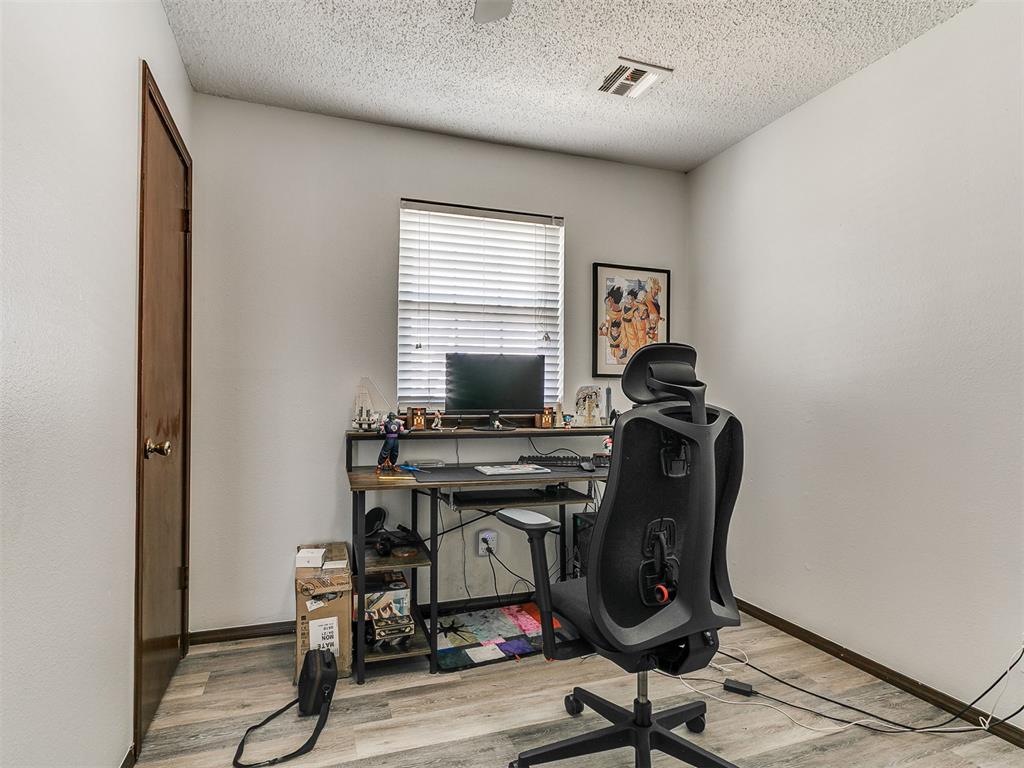 3901 N Kickapoo Avenue Unit: 33
