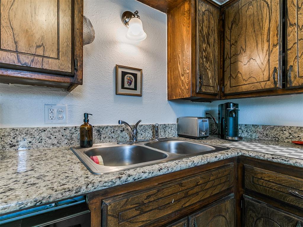 3901 N Kickapoo Avenue Unit: 33
