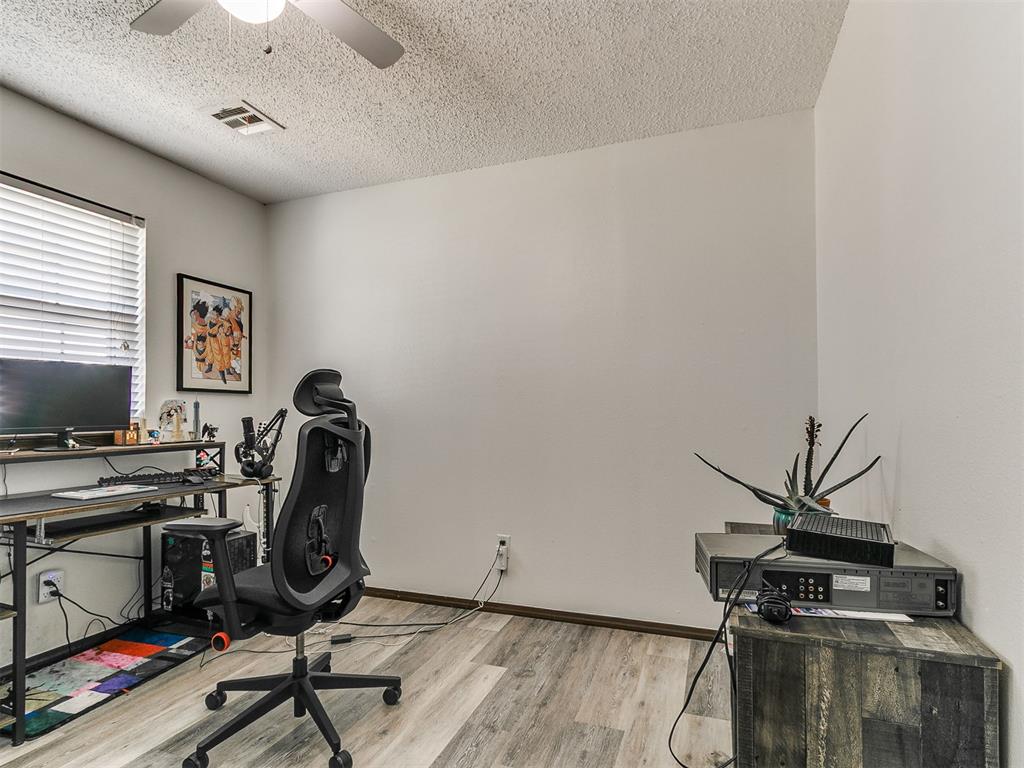 3901 N Kickapoo Avenue Unit: 33