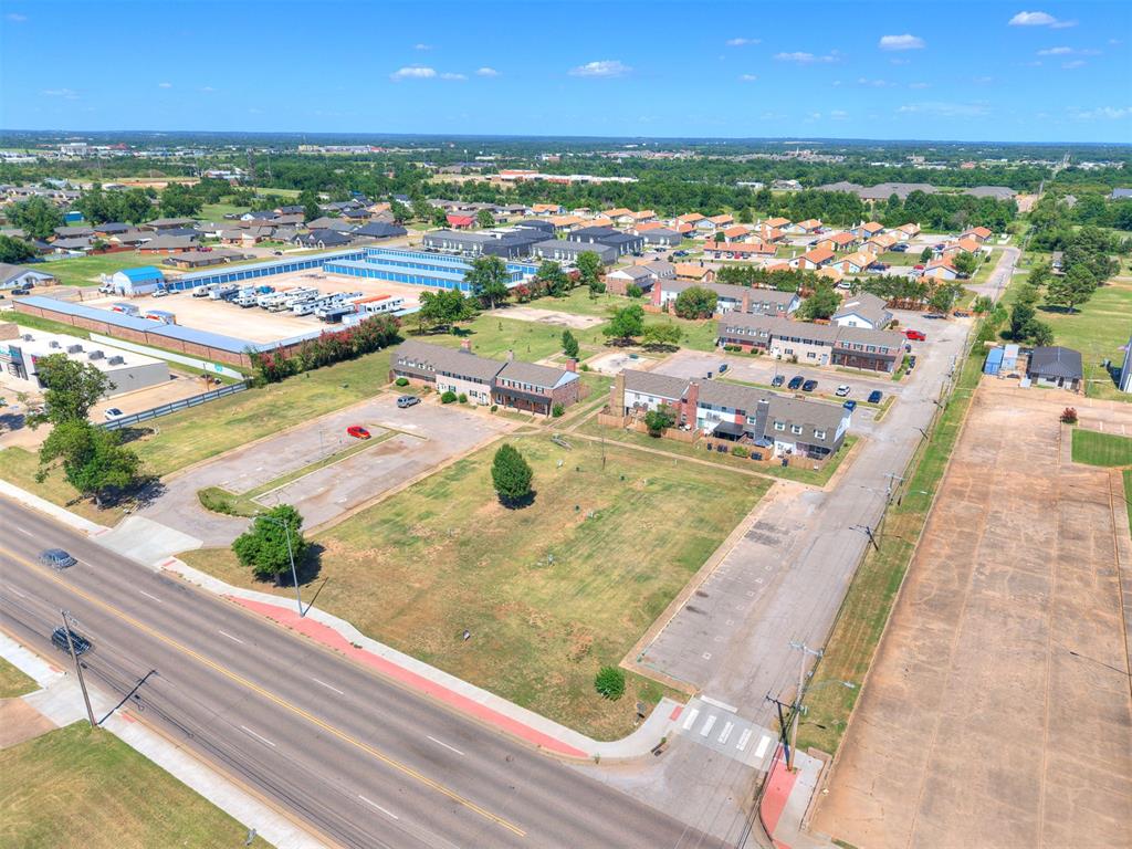 3901 N Kickapoo Avenue Unit: 33