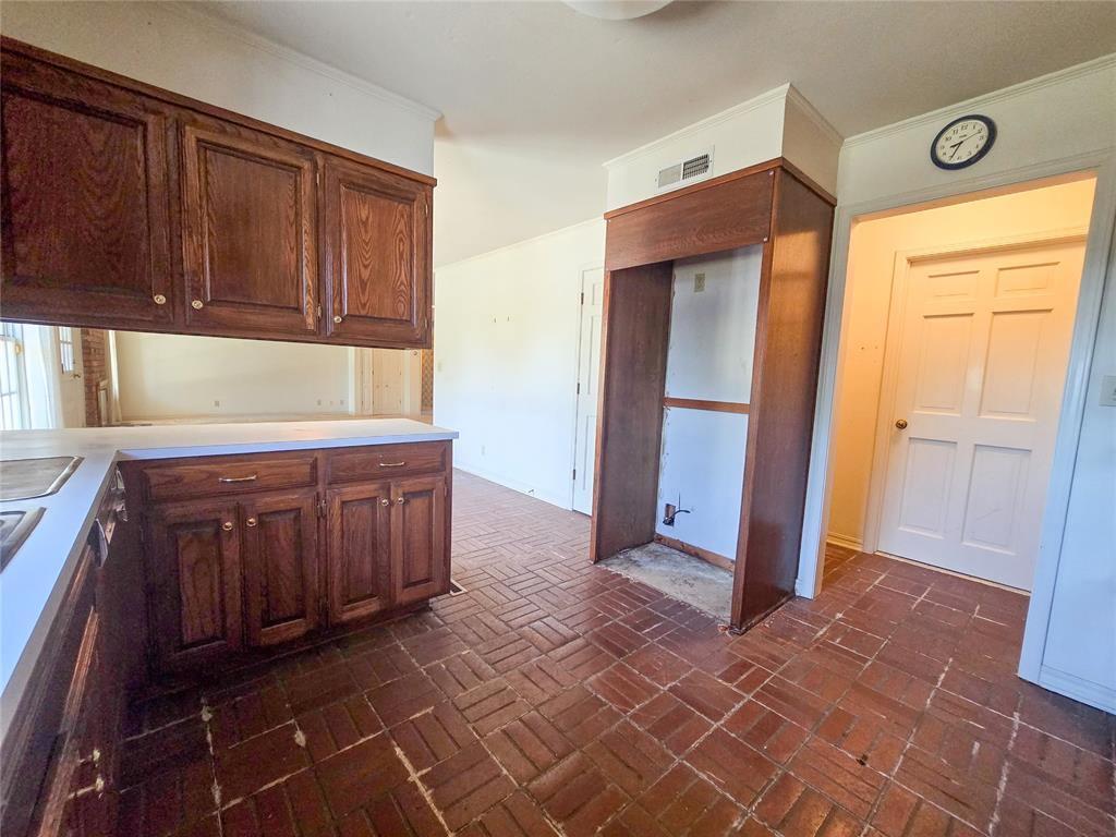 1 N Rice Avenue