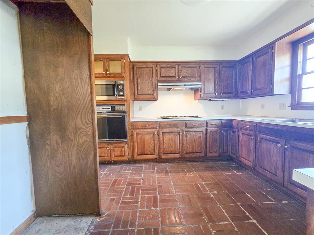1 N Rice Avenue