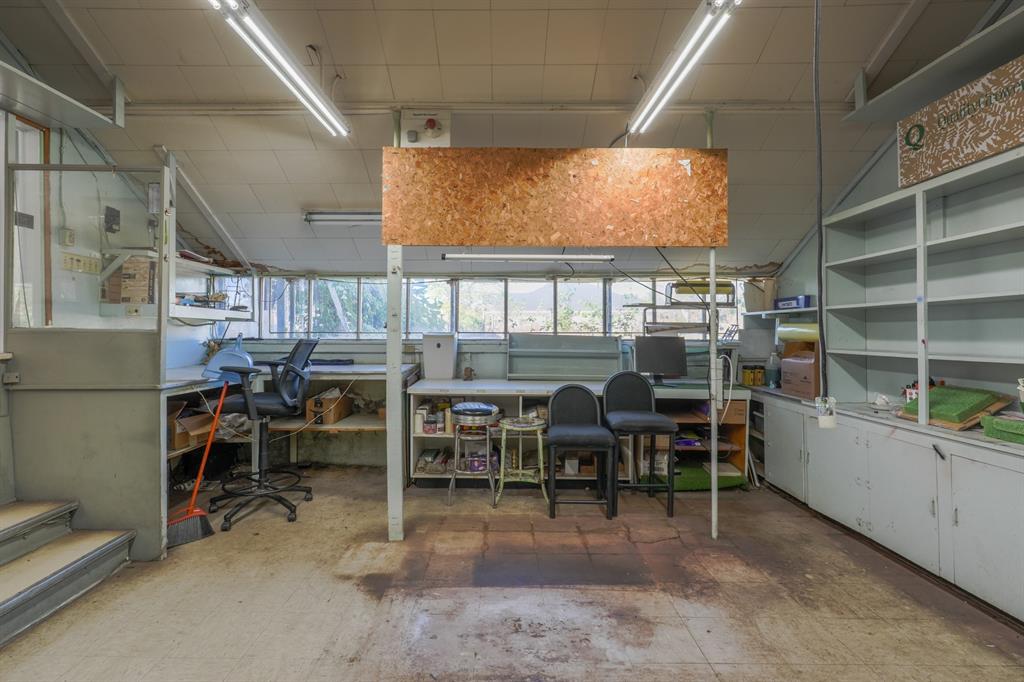 1525 N Broadway Avenue