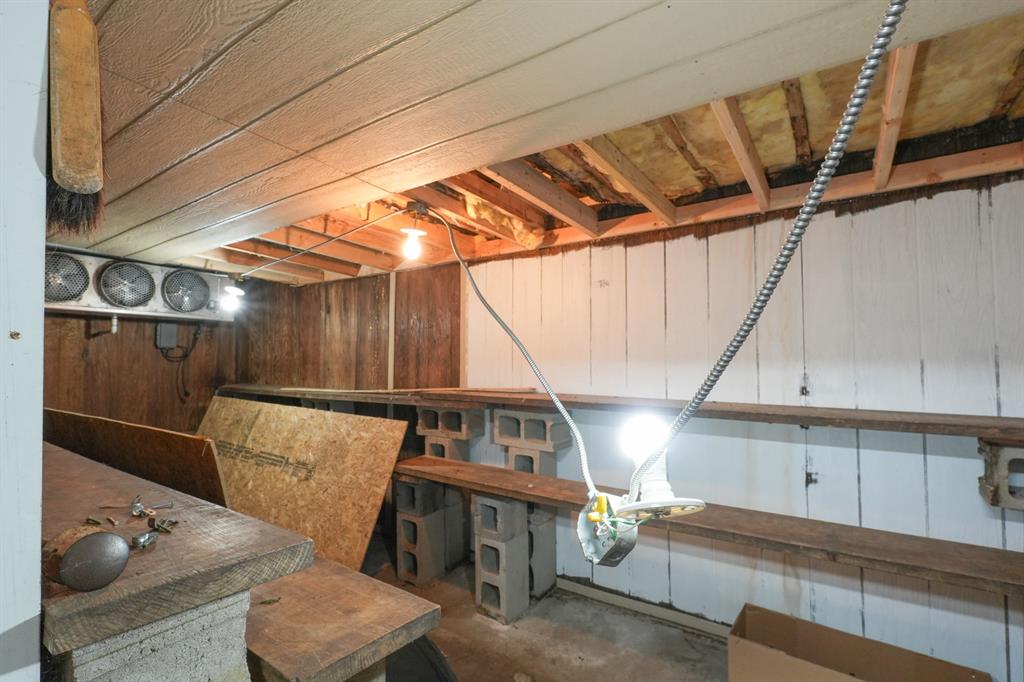 1525 N Broadway Avenue