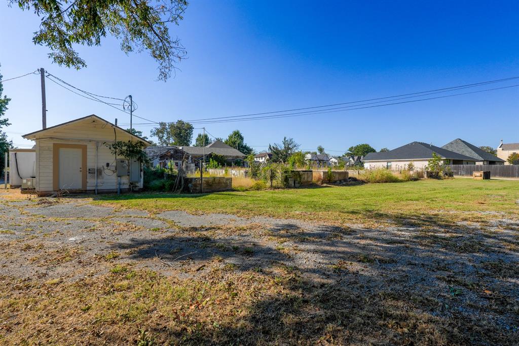 1525 N Broadway Avenue