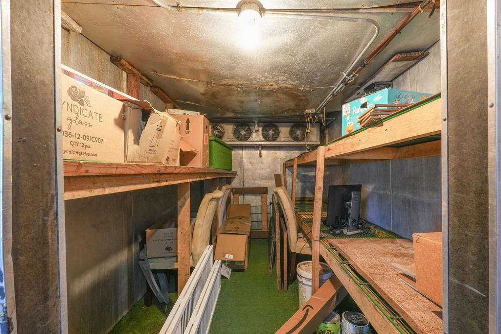 1525 N Broadway Avenue