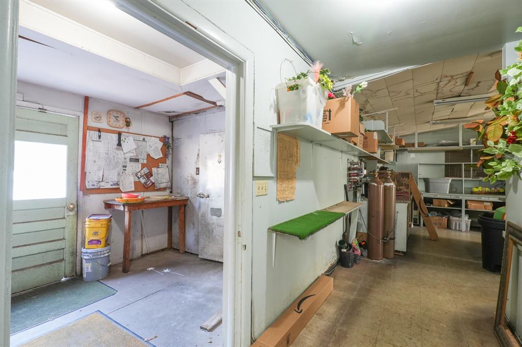 1525 N Broadway Avenue