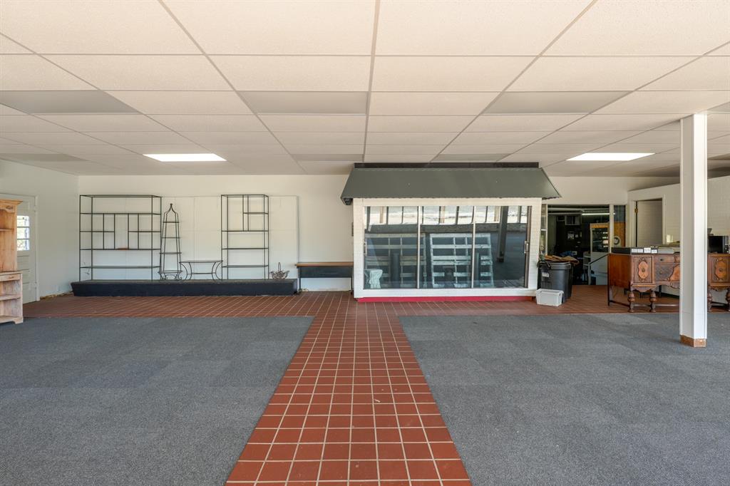 1525 N Broadway Avenue