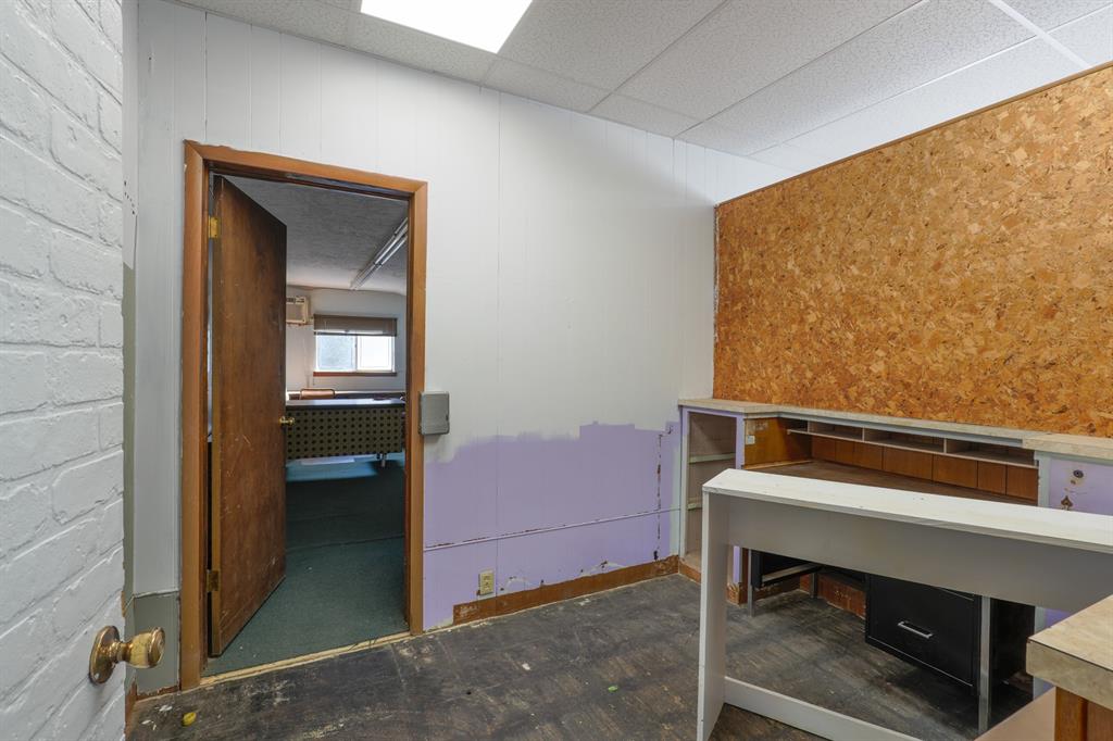 1525 N Broadway Avenue