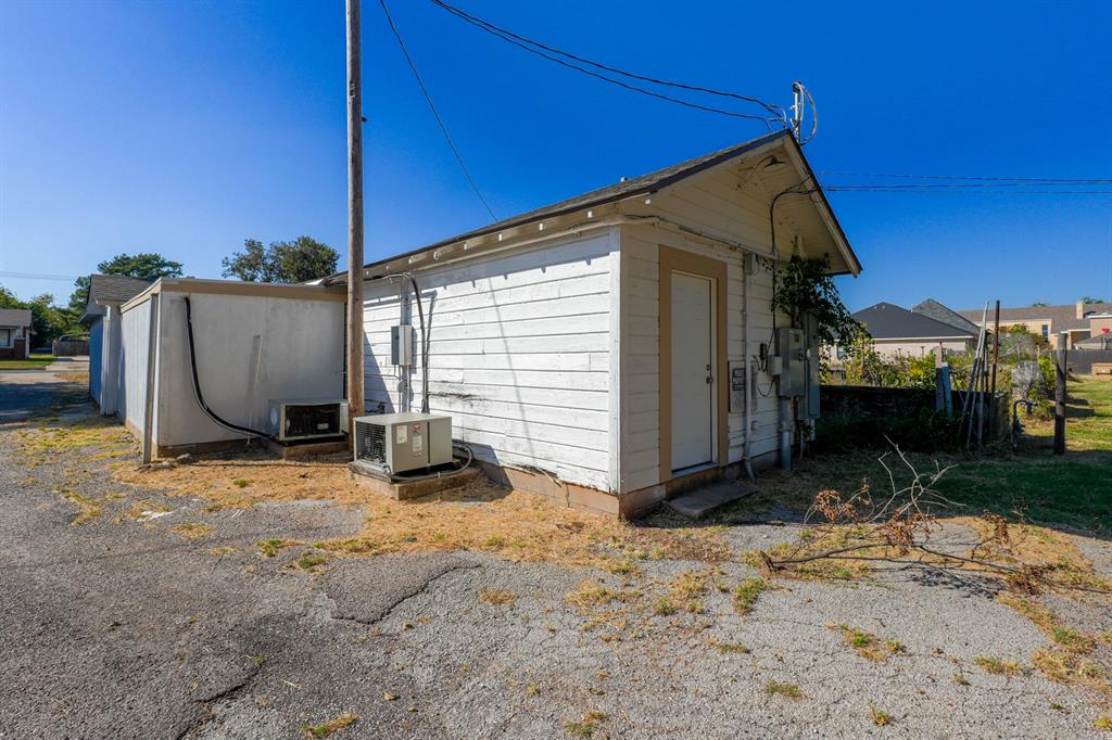 1525 N Broadway Avenue