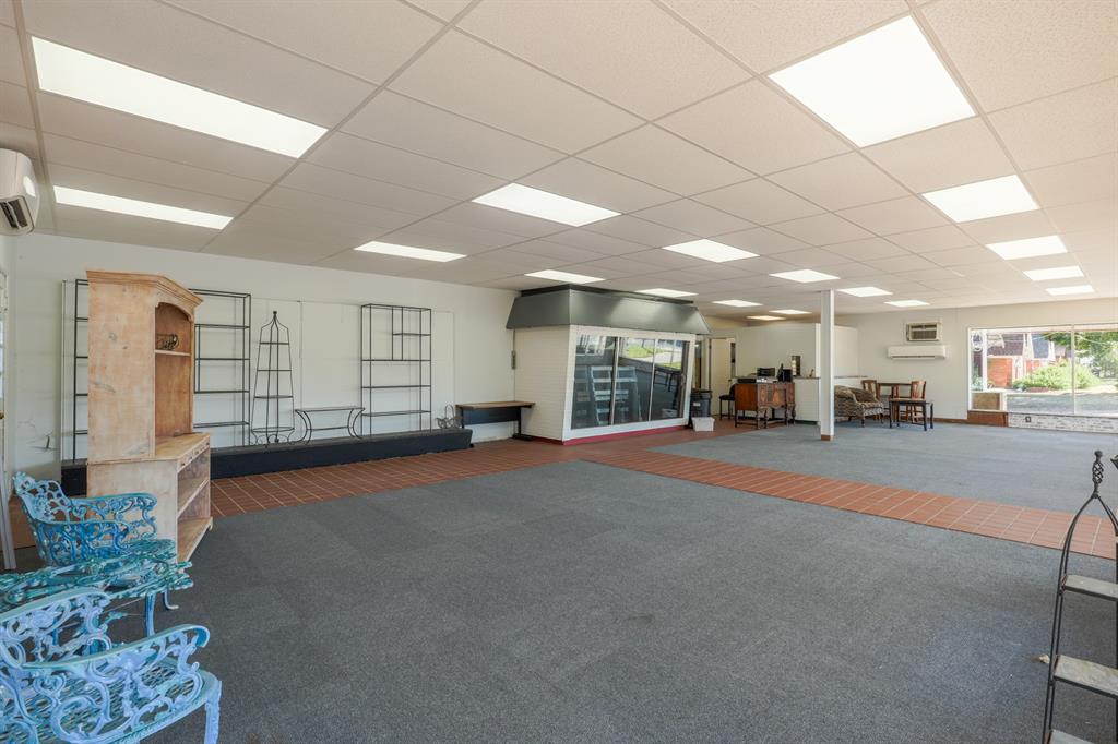 1525 N Broadway Avenue