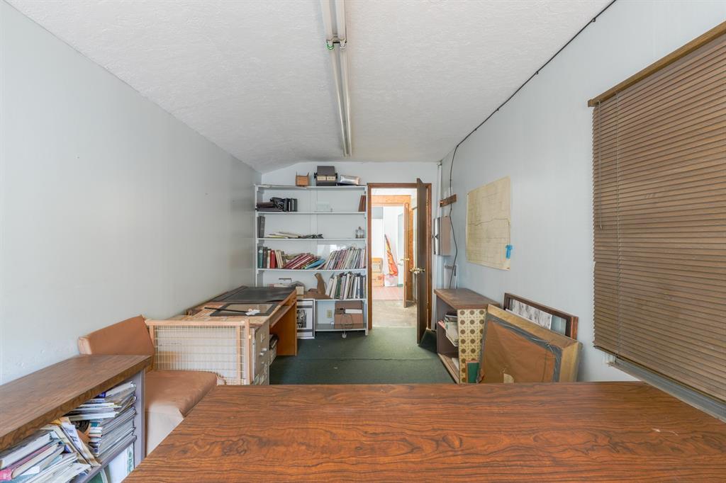 1525 N Broadway Avenue