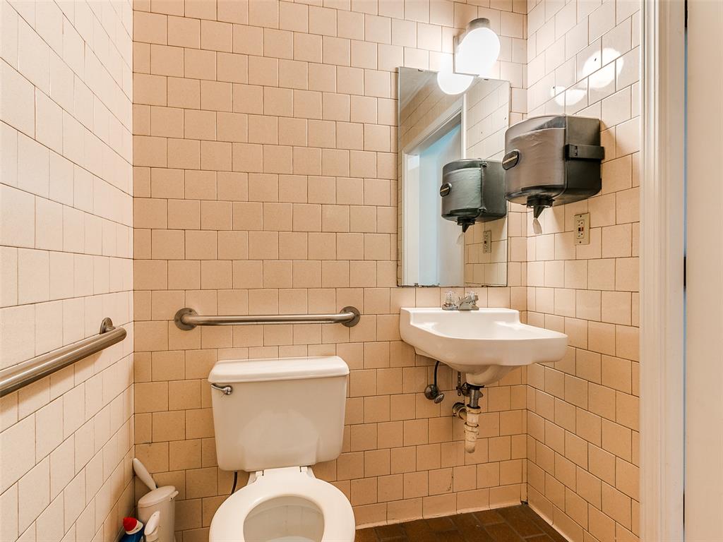 1602 N Harrison Avenue